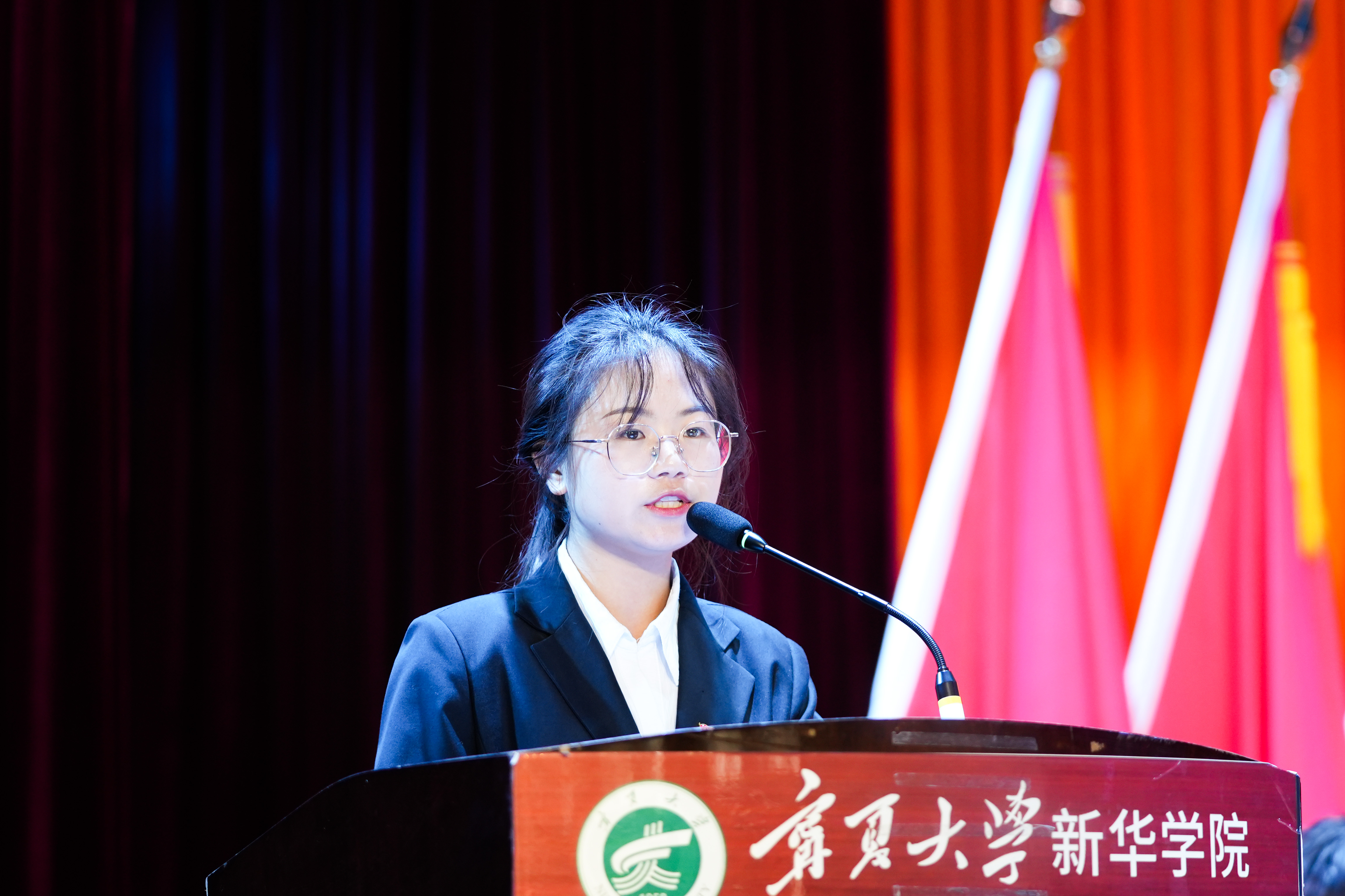 陳娜娜作工作報告.jpg
